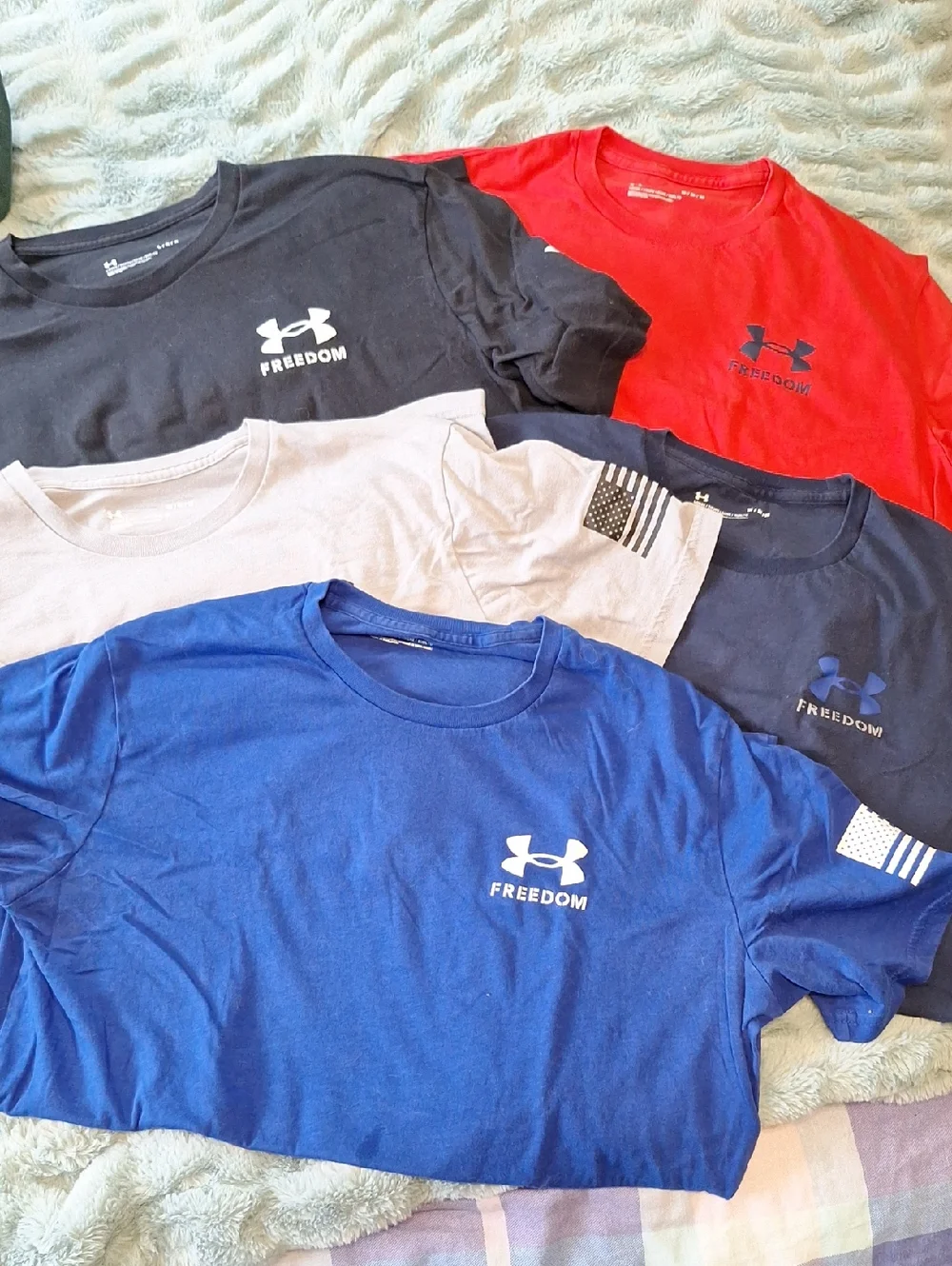 Under Armour Mens Loose Fit Short Sleeve Shirt Lot (5) Size Medium - Picture 1 of 14